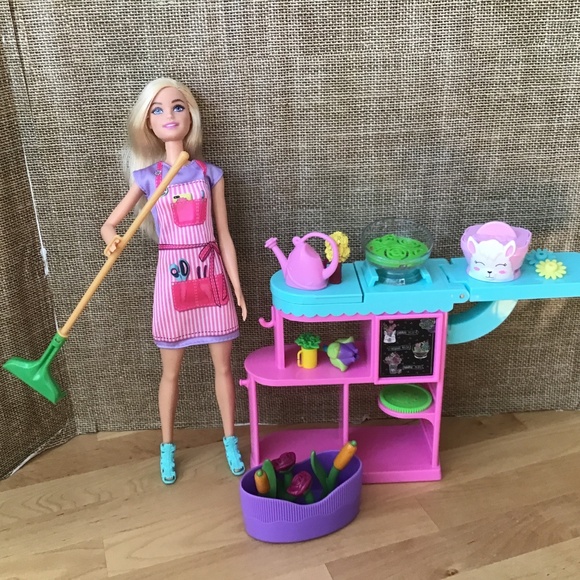 Playdoh Barbie Doll Florist - Picture 1 of 8